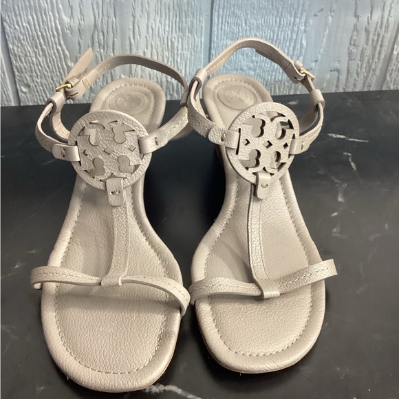 Tory Burch Light Gray Sandals with Logo Detail - Picture 1 of 4